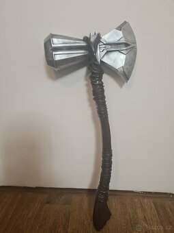 Figurku thanose sekera StormBreaker a Delorean - 2