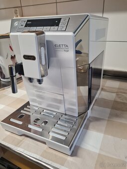 Kávovar De Longhi - 2