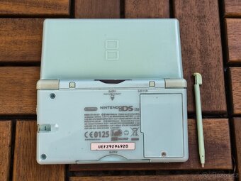 Nintendo DS lite + 65 her na kartě - 2