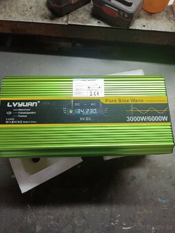 Měnič napětí 12v/230v - 2