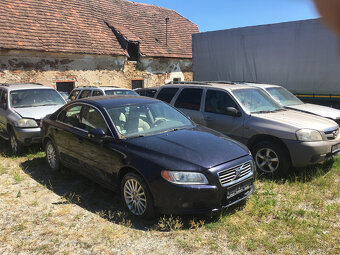Ford Maverick, Mazda Tribute - 2