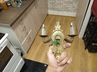 Stará nástěnná mosazná lampa - 2