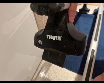 Nosič na auto Thule - 2