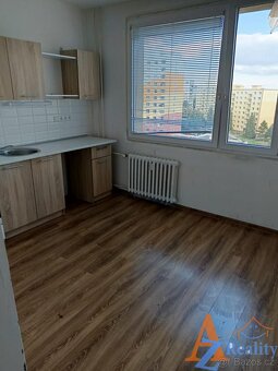 Nabízíme pronájem bytové jednotky 2+1, v ulici Holešická, Ch - 2