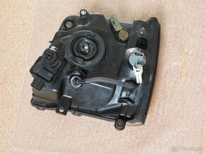 Pravé přední světlo SUZUKI WAGON R (EM) - 2