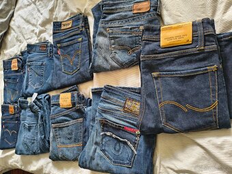 9 ks krásných dámských džín - 28 x 32 - 2