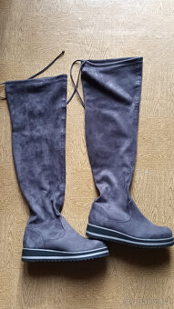 MÓDNÍ ŠEDÉ KOZAČKY - NOVÉ - 2