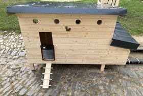 Kurnik celozateplený s plechovou střechou - 2