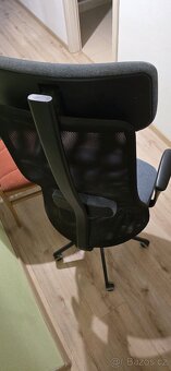 Kancelářské křeslo - 2