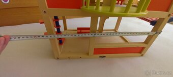 Detsky dreveny domecek pro mini panenky - 2