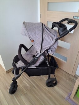 Sportovní kočárek - 2