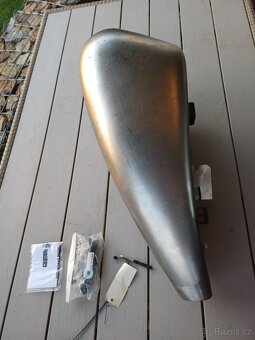 Benzínová nádrž Harley Davidson - 2