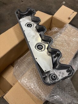 Ventilové víko VW T4 2.5 tdi - 2