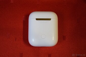 Apple AirPods (1. generace) - 2