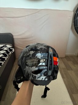 Lyžařská helma - 2