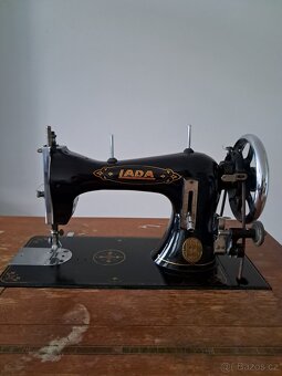Šicí šlapací stroj LADA - 2