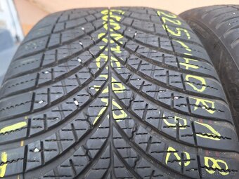 Prodám pneu 225/40/18 Goodyear celoroční - 2