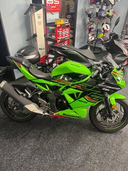 Kawasaki ninja 125 - 2