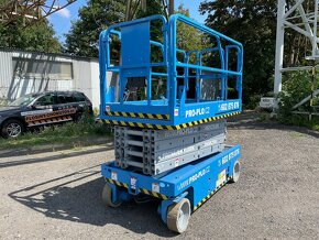 GENIE GS3246 nůžková pracovní plošina AKU 12metrů - 2