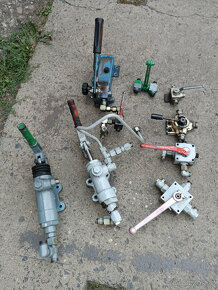 ruční hydraulické pumpy,třícestné a uzavírací ventily - 2