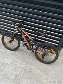 Prodám MTB dětské kolo Felt Q20S černá, 7 rychlostí - 2
