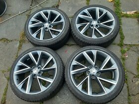 Alu Vega Škoda Superb III Karoq Kodiq R19 5x112 Pěkné - 2