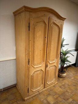 Dřevěná sKříň šíře 127cm 2dveřová - 2