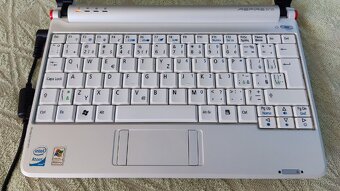 Malý notebook Acer Aspire one - 2
