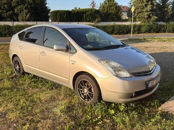 Prodám Toyota Prius II. generace Hybrid 1.5 - 2
