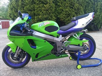 Kawasaki ZX7R - 2
