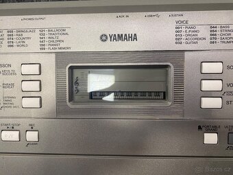 Yamaha PSR E353 - 2