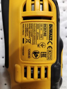 DeWALT Aku úhlová vrtačka DCD740 - 2