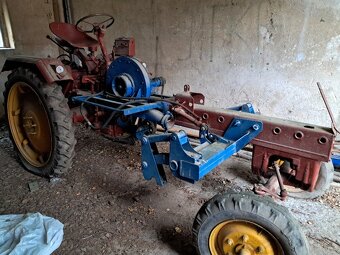 Traktor RS 09 - 2