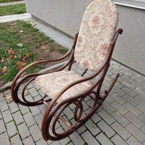 Starožitné 100 let staré houpací křeslo Thonet - 2