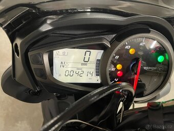Triumph Street Triple 765 R (2022), 4000km, stav nové moto - 2