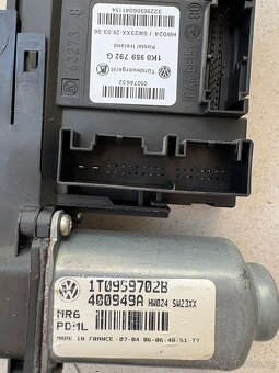 Octavia 2 motorek stahování oken včetně jednotky - 2