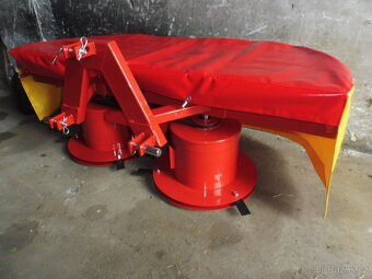prodám sekačku k malotraktoru nebo traktoru, je přední,130cm - 2