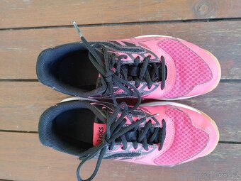 Dívčí sálové boty ASICS Upcourt 2 (EU 35,5) - 2