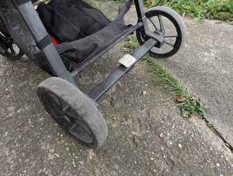 Sportovní kočárek - 2