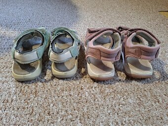 Sandály vel. 32 a 35 - 2