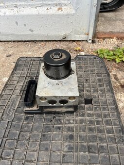 Abs jednotka - plně funkční / záruka - 2