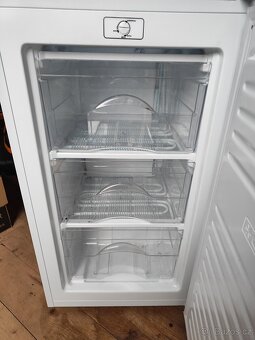 Menší mrazák Candy - 2