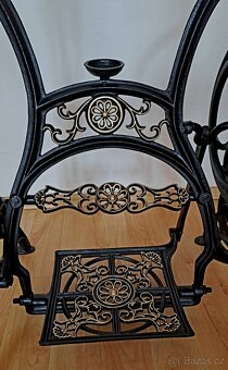 Litinové nohy, podstavec pod šicí stroj - 2