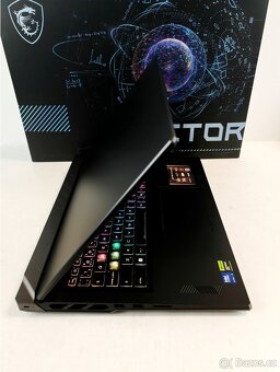 MSI Vector 18HX AI A2XWIG-832CZ zár. 3/28 Nvidia GeForce5080 - 2