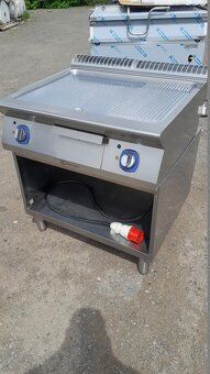Elektrická grilovací deska Electrolux E7, nerezový tál - 2