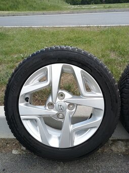 Originální ALU kola Hyundai i10 R15 + zimní pneu - 2