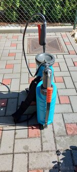 Zádový postřikovač Gardena 12l - 2