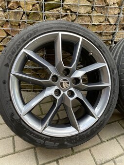 Škoda Octavia 3 Gemini alukola 18, letní pneu 225/40 - 2