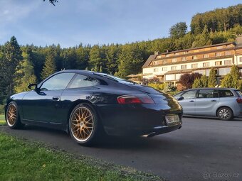 Porsche 911 Carrera - 2