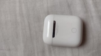 Apple AirPods ( 2.generace ) - 2